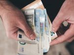Vláda zvýšila príspevky na poskytovanie sociálnych služieb v zariadeniach