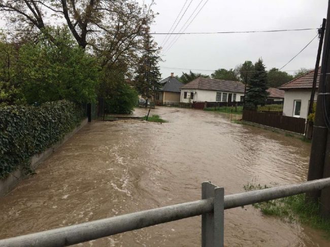 Viaceré obce vyhlásili tretí stupeň povodňovej aktivity