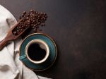 Špeciálne výhody pitia kávy nespôsobuje iba kofeín