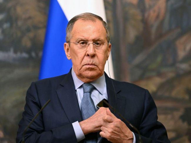 Lavrov: Ak by Ukrajina mala lietadlá F-16, predstavovalo by to jadrovú hrozbu