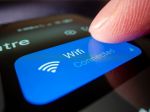 Pozor na verejnú wifi na dovolenkách! Takto sa ochránite pred hekermi