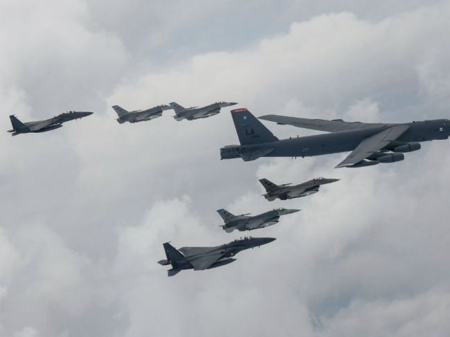 Kyjev chce 300 obrnených vozidiel a 80 stíhačiek F-16, aby zrýchlil ofenzívu