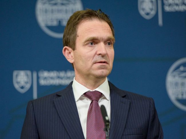 Premiér nepovažuje za problém, že Bíreš chcel vysvetliť zásah v rezorte