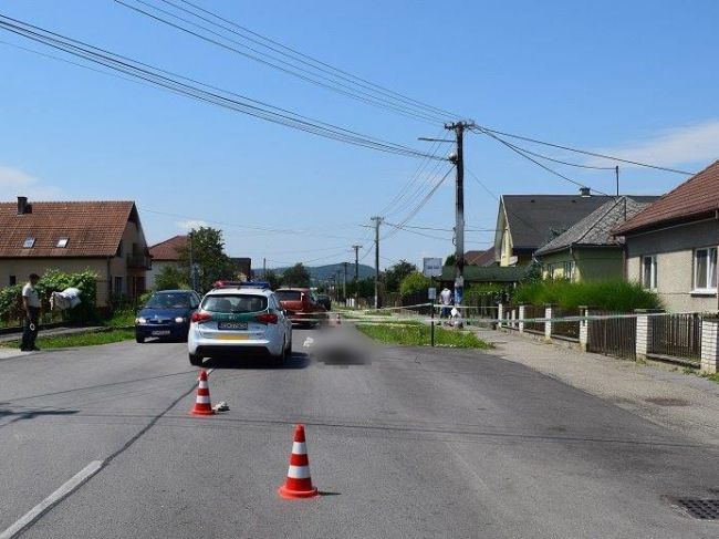 Chodec po zrážke s autom prišiel o život, polícia ešte neuzavrela vyšetrovanie 