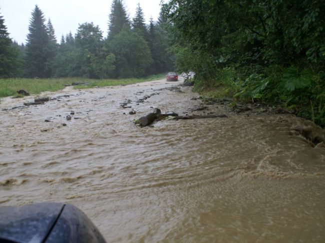 V dvoch okresoch platí výstraha pred povodňami