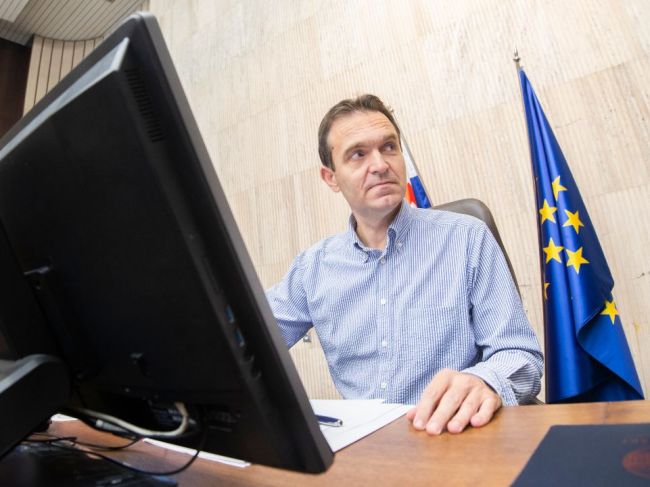 Premiér dal preveriť zmluvu o prevádzke mýta medzi NDS a spoločnosťou SkyToll