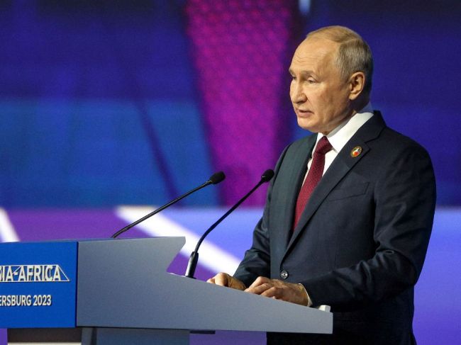 Putin sľúbil šiestim africkým krajinám, že im zadarmo dodá tisíce ton obilia