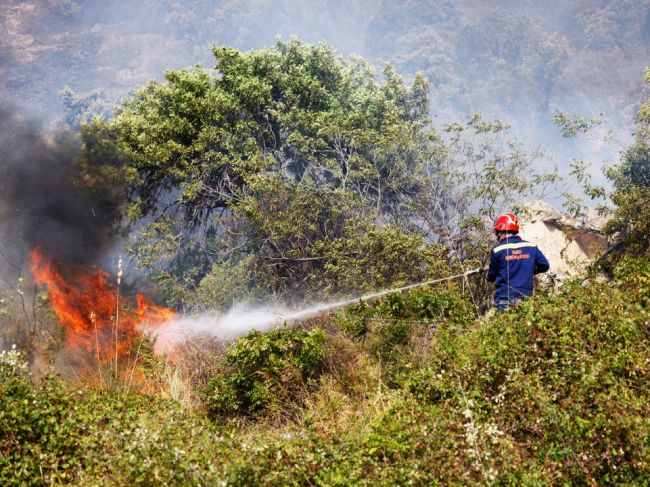 V talianskej Apúlii sa opäť rozhoreli požiare, evakuácia postihla aj pláže