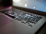 India obmedzila dovoz notebookov, tabletov a osobných počítačov