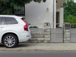 Štvrtina majiteľov domov nevie, kde bude od októbra parkovať