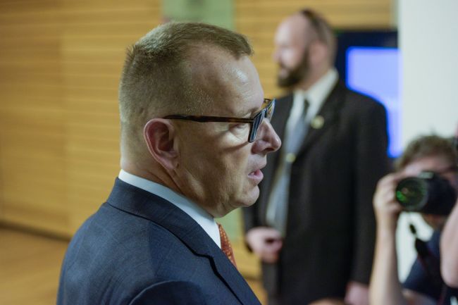 Kollár chce zvolať stretnutie s bankami, čaká od nich akt solidarity
