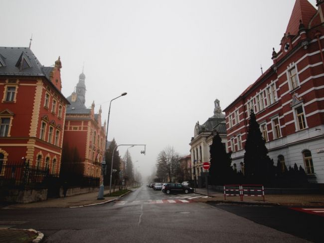 Obyvatelia Banskej Bystrice sa sťažujú na zvýšený pohyb migrantov, mesto posilnilo hliadky