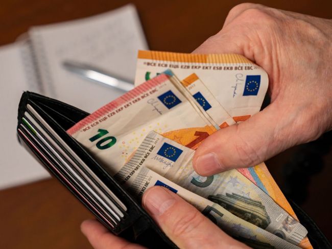SVP nedokáže vyplatiť mzdy zamestnancom pre dlhodobé záväzky štátu, upozorňujú odborári