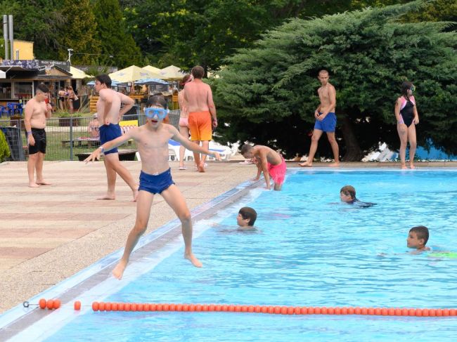 SHMÚ varuje pred vysokými teplotami: Na týchto miestach bude až 33 stupňov Celzia