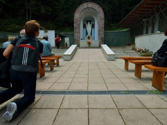 Katolíci na Slovensku i v zahraničí slávia Nanebovzatie Panny Márie