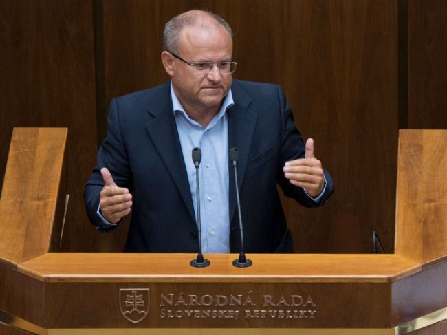 Demokrati navrhujú presadiť švajčiarsky model valorizácie dôchodkov
