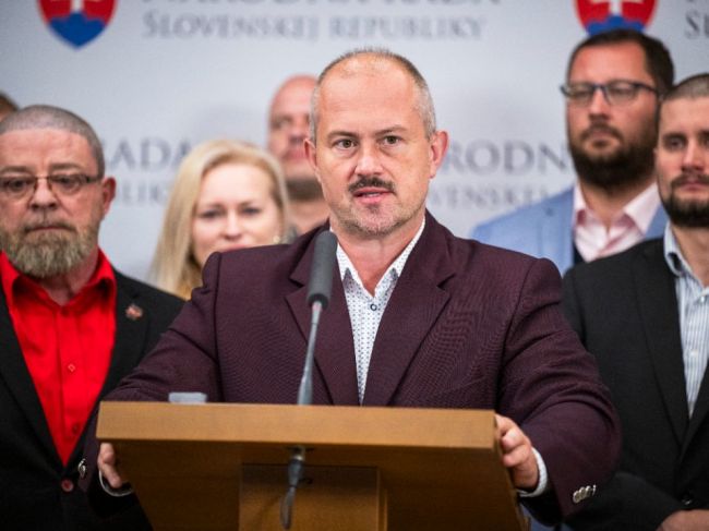 ĽSNS chce zrušiť DPH, zvýšiť životné minimum či zaviesť fixné odvody