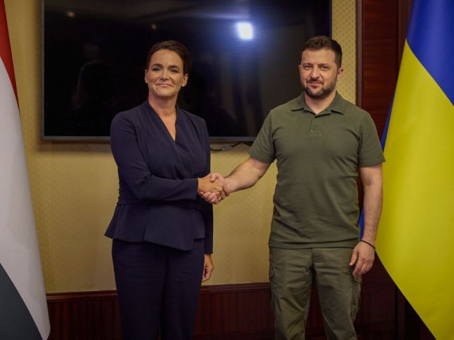Maďarská prezidentka Nováková v Kyjeve rokovala so Zelenským a podporila mierové úsilie