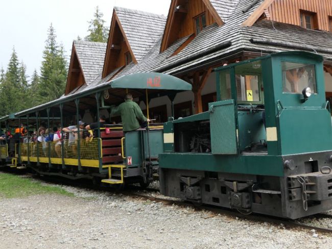 Po lesnej železnici vo Vychylovke bude od soboty opäť jazdiť drezina