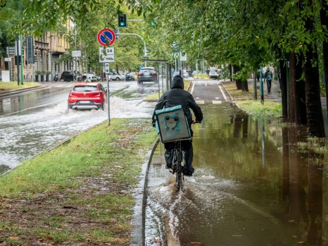 Sever Talianska postihli búrky, spôsobili záplavy, zosuvy pôdy i výpadky elektriny