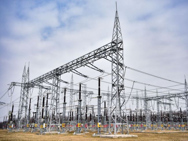 Väčšina strán chce dotovať energie aj po voľbách