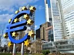 Lane: Spomalenie inflácie v eurozóne je vítané, ale musí pokračovať