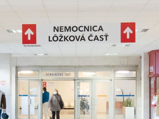 V prípade nesprávne vyoperovaného oka polícia vzniesla obvinenie