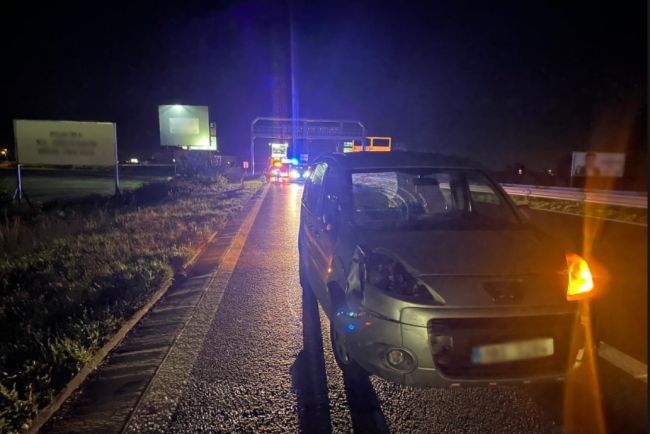 Tragická nehoda: Auto zrazilo chodca na diaľnici