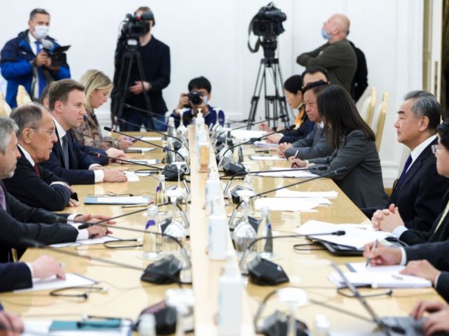 Lavrov a Wang I sa zhodli v otázke Ukrajiny i krokoch USA voči Číne a Rusku
