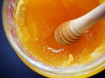 Ako zabrániť kryštalizácii medu? Vďaka tomuto triku sa mu nikdy nezmení konzistencia