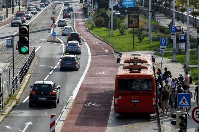 Kasala: Na nábreží v Bratislave by bol namiesto cyklopruhu vhodnejší bus pruh