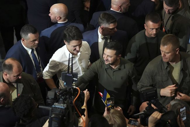 Zelenskyj dostal počas návštevy Kanady prisľúb pomoci za vyše 450 miliónov eur