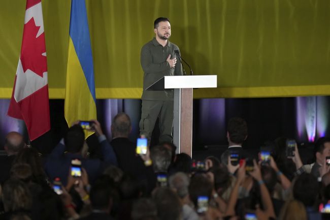 Zelenskyj vyzval kanadských poslancov na podporu Ukrajiny až do víťazného konca