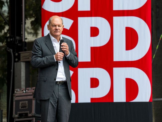 Scholz je za sprísnenie kontrol nelegálnej migrácie