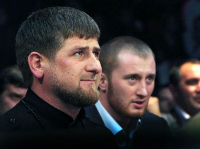 Kadyrov je hrdý na svojho syna. Tvrdí, že zbil muža obvineného z pálenia Koránu