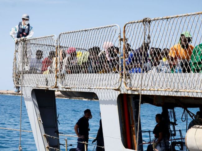 Počet mŕtvych a nezvestných migrantov v Stredomorí sa toto leto strojnásobil