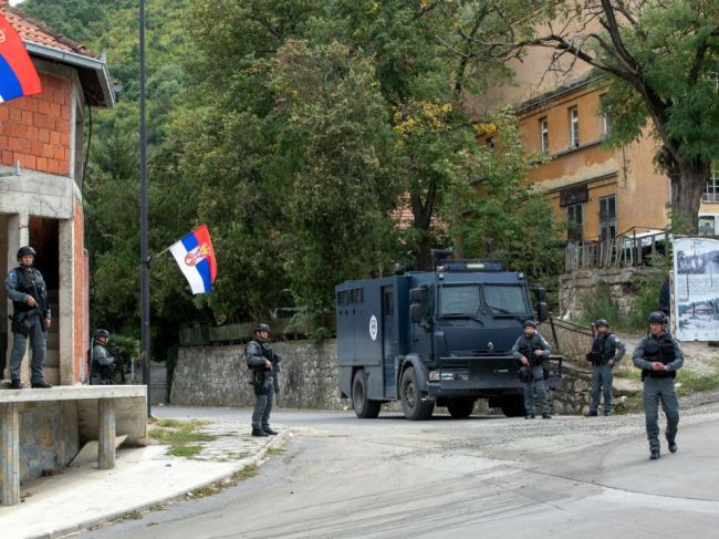 Spojené štáty upozornili, že Srbsko na hranici s Kosovom zhromažďuje vojakov