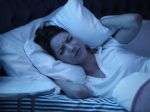Tento zvuk počas spánku značí samé problémy