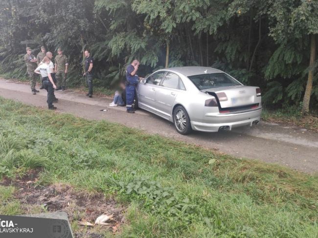 Polícia zadržala vodiča, ktorý jazdil bez oprávnenia a s nesprávnymi dokladmi