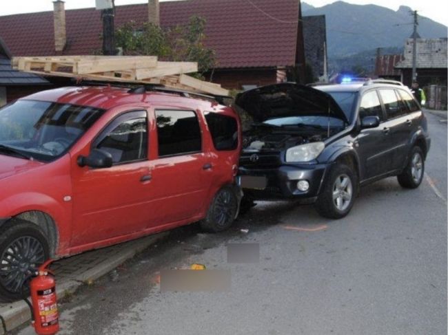 Chodca po zrážke s autom na Orave previezli do nemocnice, vodič nafúkal