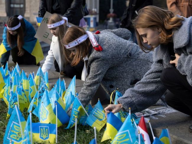 Slovenskí europoslanci: Miliardy pre Ukrajinu  treba vynaložiť transparentne