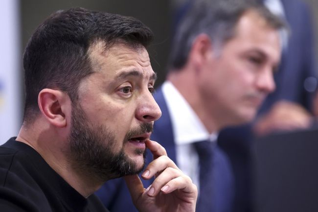 Zelenskyj poďakovaj Bidenovi za dodanie rakiet ATACMS