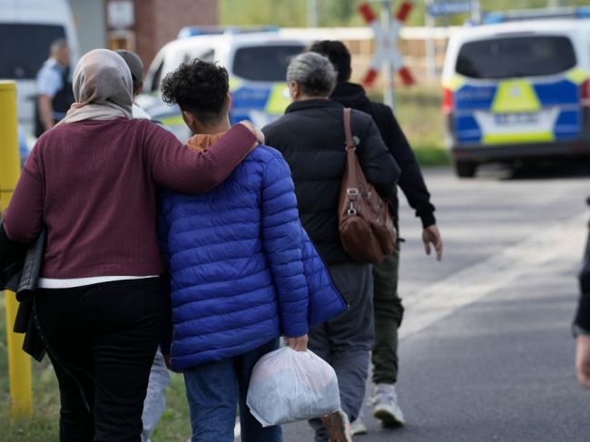 Švédsko chce obmedziť sociálne dávky pre imigrantov neeurópskeho pôvodu