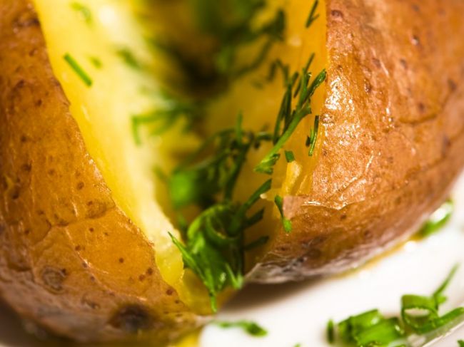 Dokonalé zemiaky v šupke: Kuchárka z Michelinskej reštaurácie prezradila rýchly trik