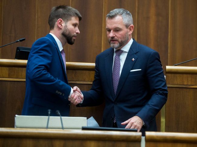 Poslanci vyčerpali program ustanovujúcej schôdze, Peter Pellegrini ju ukončil