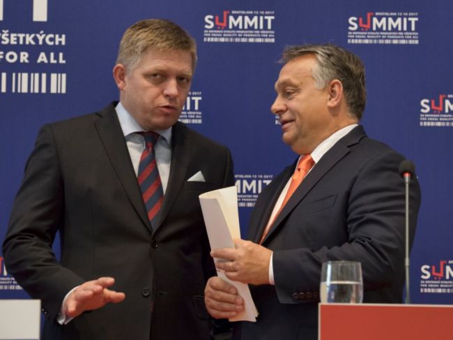 Politico: Fico a Orbán blokujú 50 miliárd eur pre Ukrajinu po roku 2024