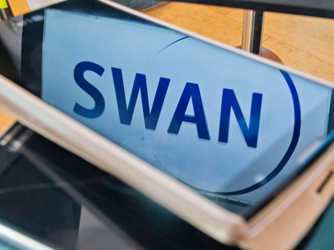Európska komisia začala prešetrovať dohodu medzi Slovenskou poštou a spoločnosťou SWAN