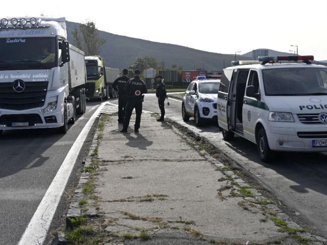 Kontroly na hraniciach s Maďarskom sa predĺžia do 23. novembra