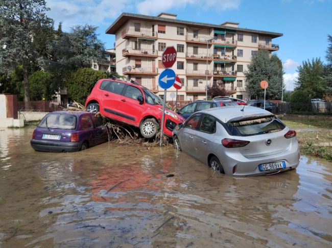 Počet obetí extrémneho počasia v Toskánsku stúpol na osem