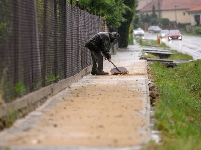 V nedeľu hrozia povodne, pre tento okres platí výstraha druhého stupňa